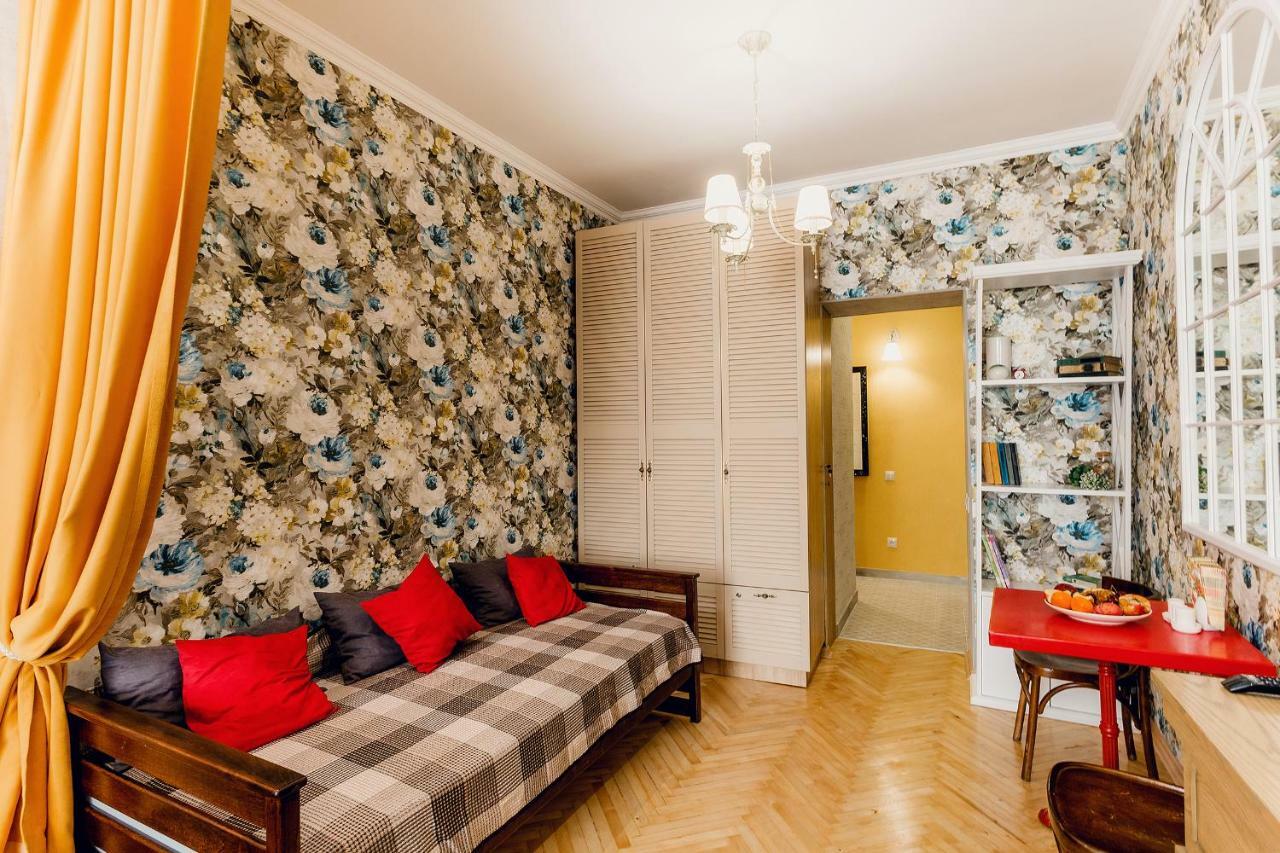 Honey Pie Apartment Lviv Buitenkant foto