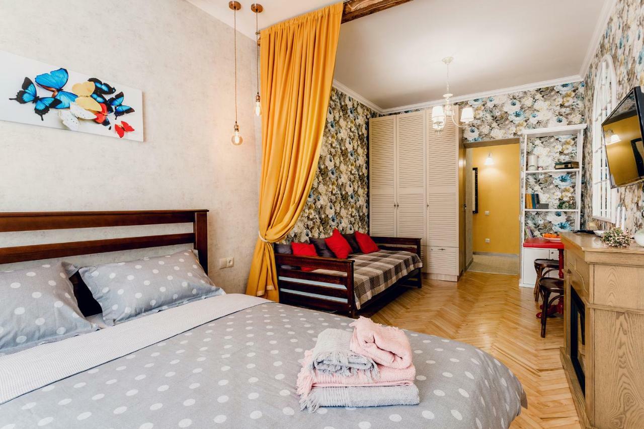 Honey Pie Apartment Lviv Buitenkant foto