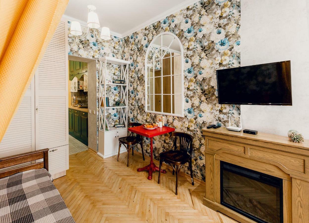 Honey Pie Apartment Lviv Buitenkant foto