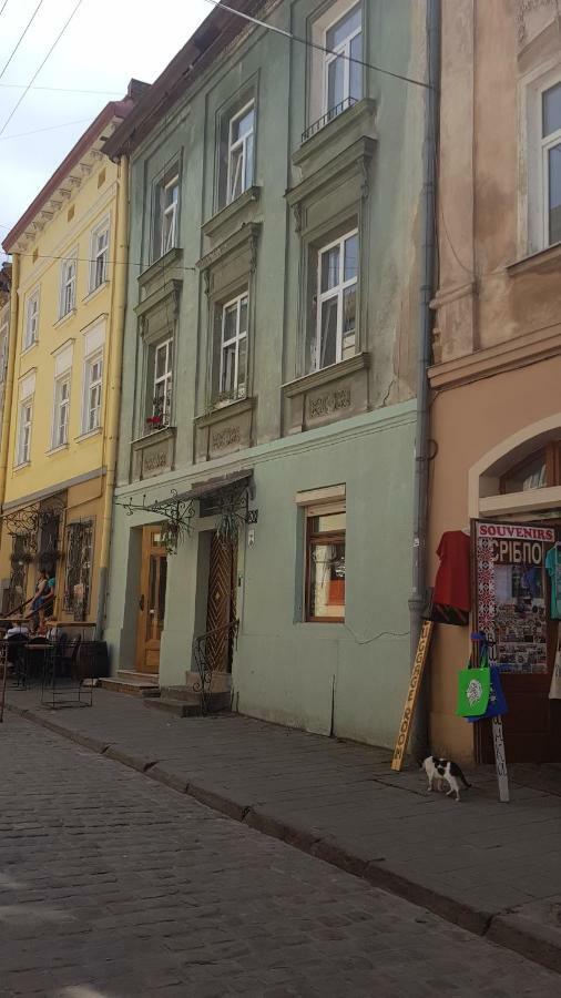 Honey Pie Apartment Lviv Buitenkant foto