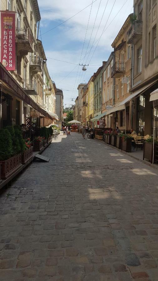 Honey Pie Apartment Lviv Buitenkant foto