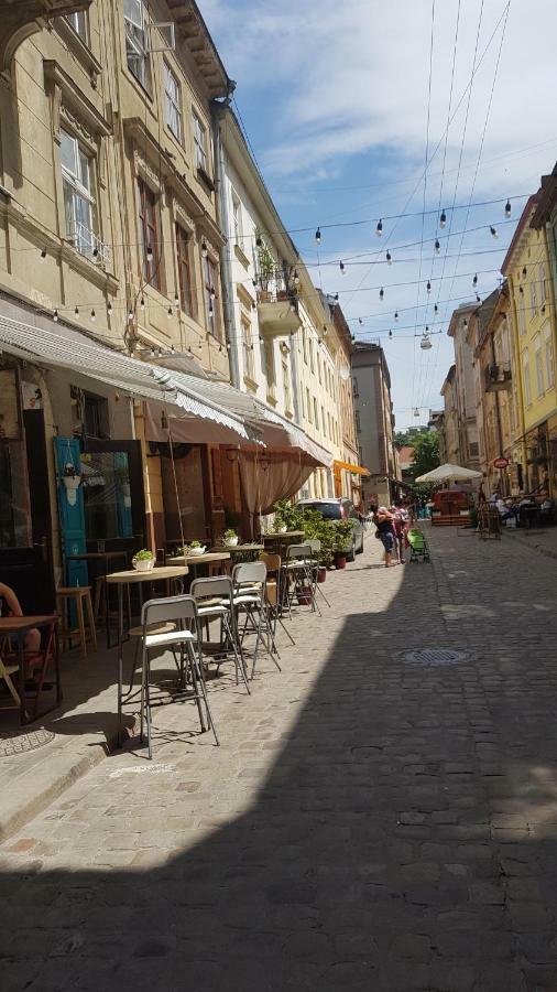Honey Pie Apartment Lviv Buitenkant foto